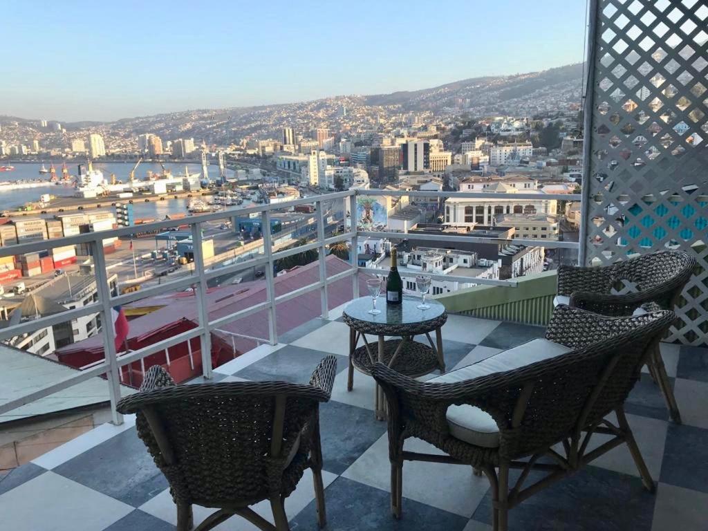 Casa Portena En Cerro Artilleria Casa de férias Valparaíso