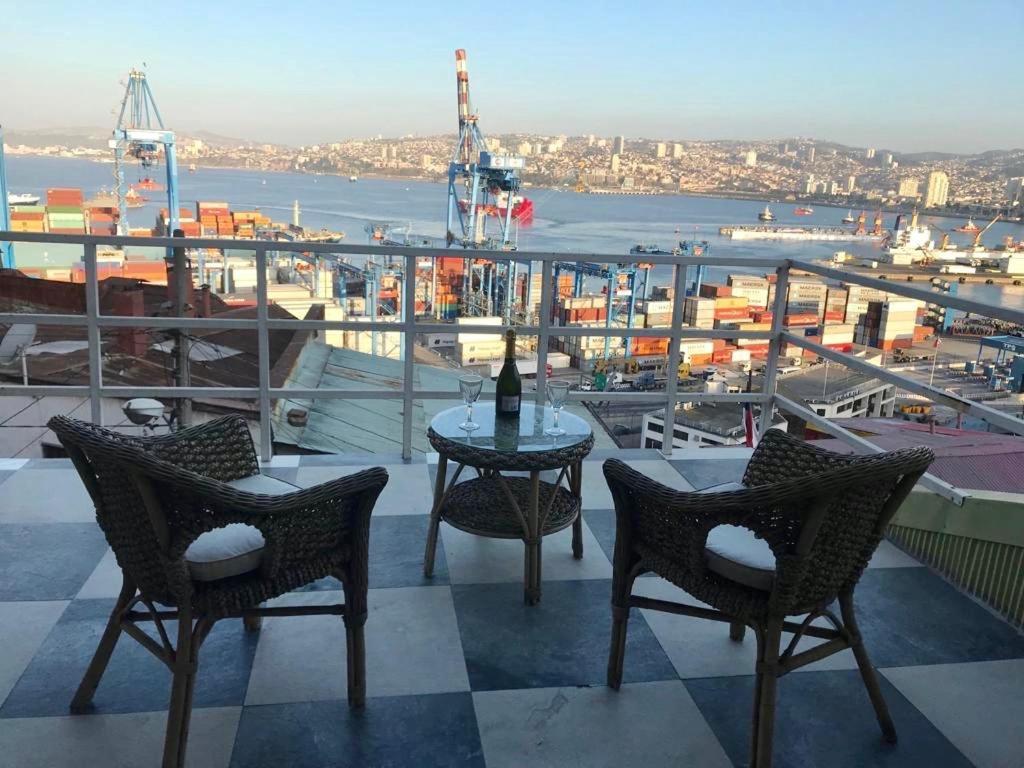 Casa Portena En Cerro Artilleria Casa de férias Valparaíso